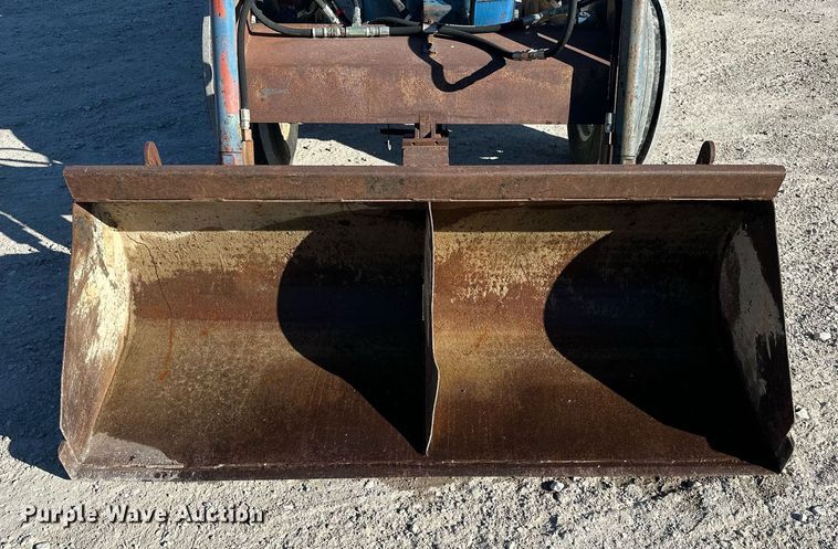 image for item NO9292 Ford 5000  tractor