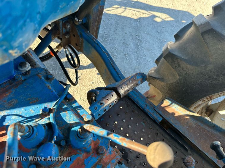 image for item NO9292 Ford 5000  tractor