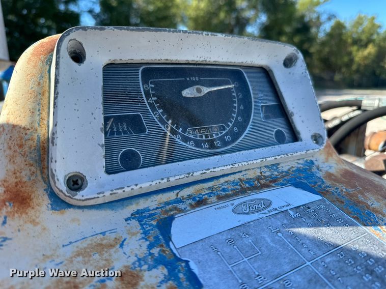 image for item NO9292 Ford 5000  tractor