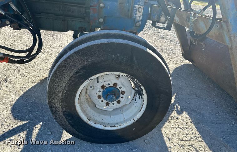 image for item NO9292 Ford 5000  tractor