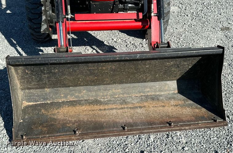 image for item NO9317 Branson 2515H  MFWD tractor