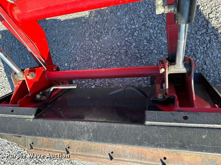 image for item NO9317 Branson 2515H  MFWD tractor