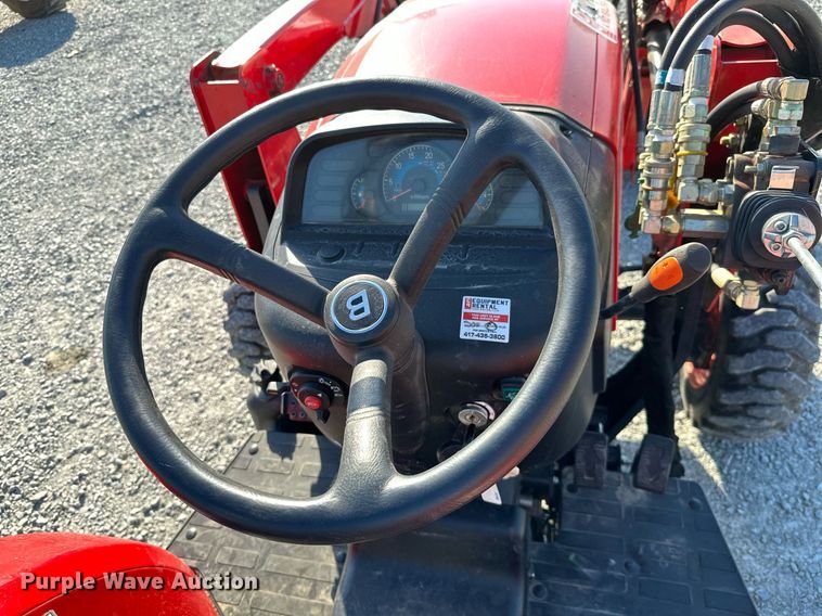 image for item NO9317 Branson 2515H  MFWD tractor