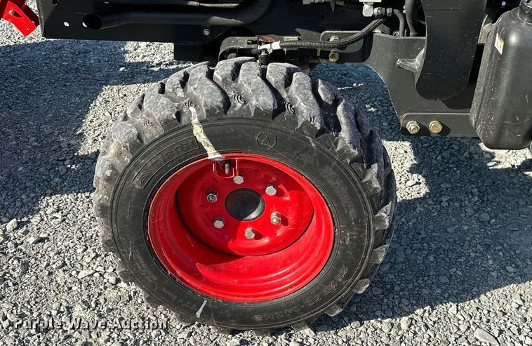 image for item NO9317 Branson 2515H  MFWD tractor