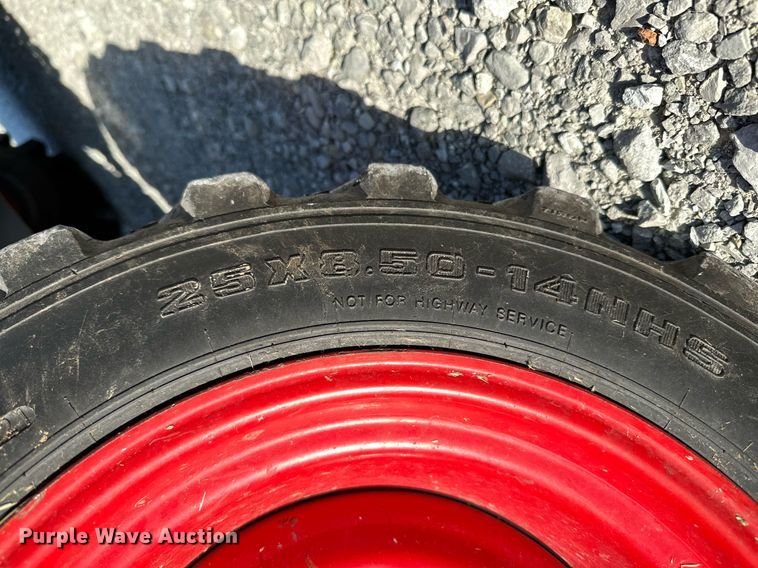 image for item NO9317 Branson 2515H  MFWD tractor