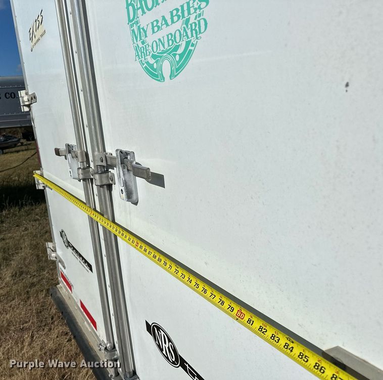 image for item NQ9423 2010 Universal Trailer ES-8410  horse trailer