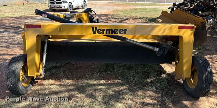 image for item NQ9462 2016 Vermeer Rebel TM800  disc mower