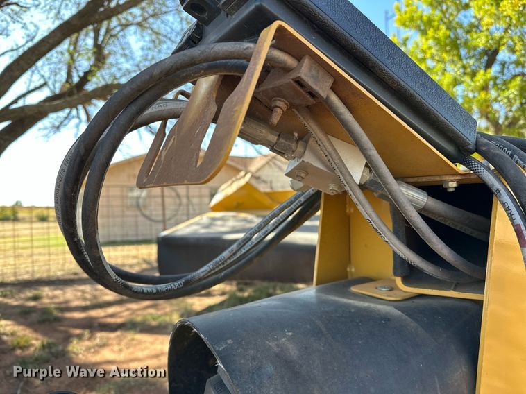 image for item NQ9462 2016 Vermeer Rebel TM800  disc mower