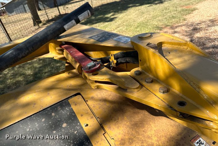 image for item NQ9462 2016 Vermeer Rebel TM800  disc mower