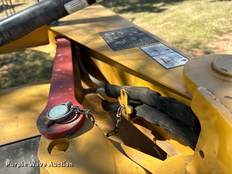 image for item NQ9462 2016 Vermeer Rebel TM800  disc mower