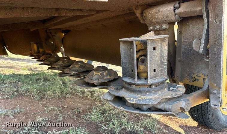 image for item NQ9462 2016 Vermeer Rebel TM800  disc mower