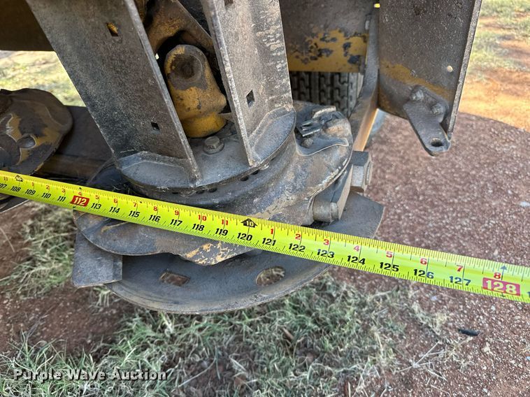 image for item NQ9462 2016 Vermeer Rebel TM800  disc mower