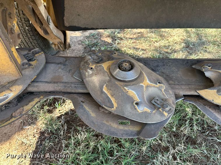 image for item NQ9462 2016 Vermeer Rebel TM800  disc mower