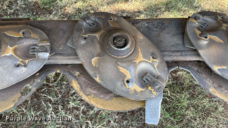 image for item NQ9462 2016 Vermeer Rebel TM800  disc mower