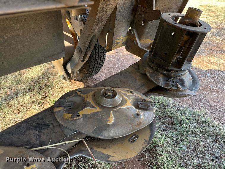 image for item NQ9462 2016 Vermeer Rebel TM800  disc mower