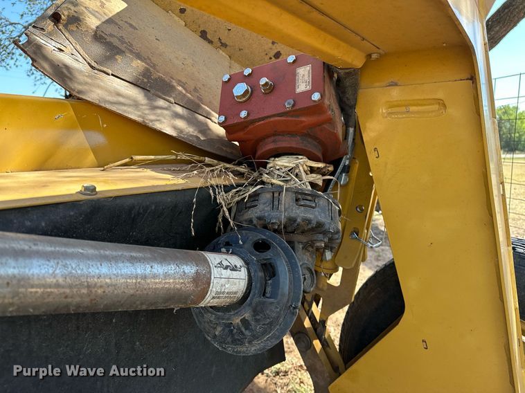 image for item NQ9462 2016 Vermeer Rebel TM800  disc mower