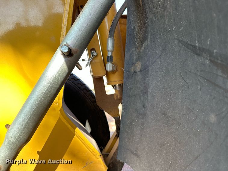 image for item NQ9462 2016 Vermeer Rebel TM800  disc mower