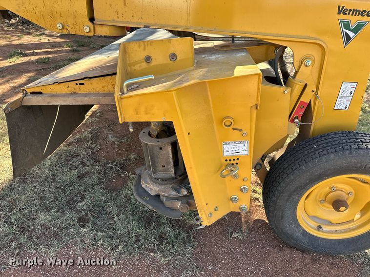 image for item NQ9462 2016 Vermeer Rebel TM800  disc mower