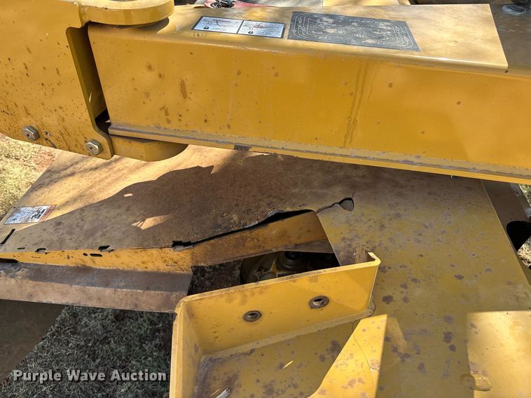 image for item NQ9462 2016 Vermeer Rebel TM800  disc mower