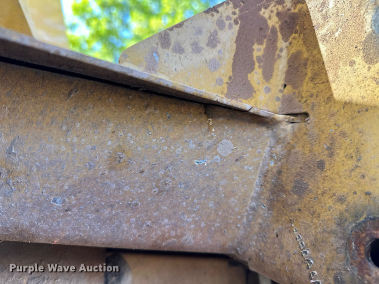 image for item NQ9462 2016 Vermeer Rebel TM800  disc mower