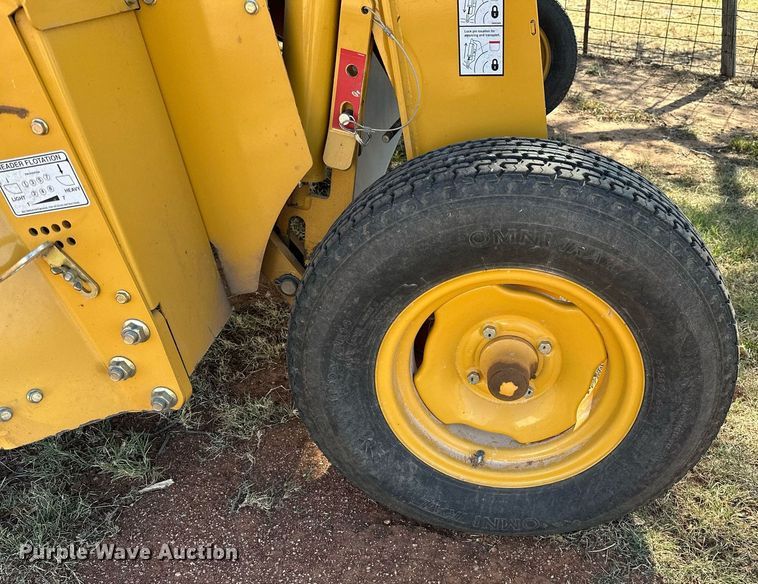 image for item NQ9462 2016 Vermeer Rebel TM800  disc mower