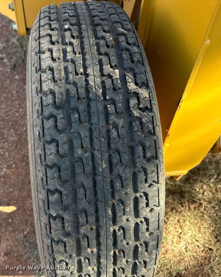 image for item NQ9462 2016 Vermeer Rebel TM800  disc mower