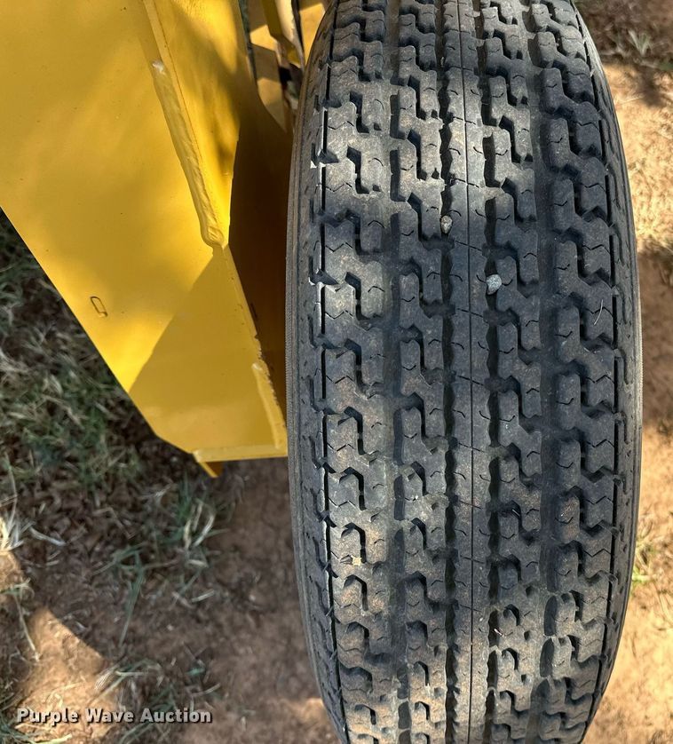 image for item NQ9462 2016 Vermeer Rebel TM800  disc mower