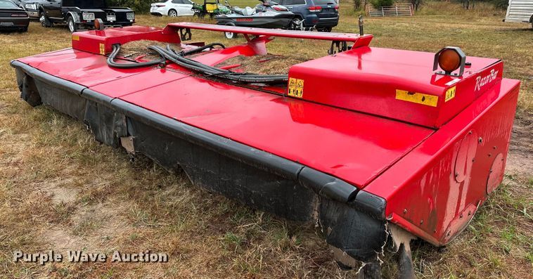 image for item NQ9485 2018 Massey Ferguson RazorBar  disc windrower head