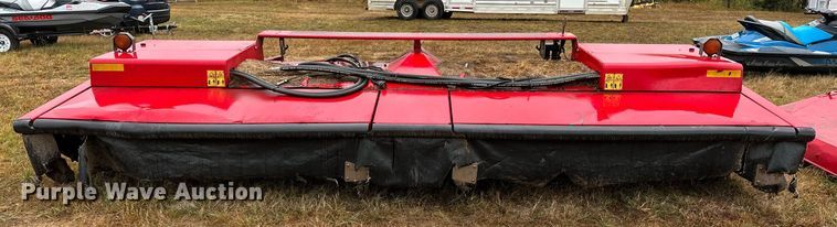 image for item NQ9485 2018 Massey Ferguson RazorBar  disc windrower head