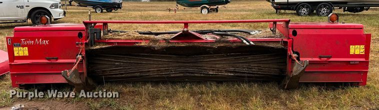 image for item NQ9485 2018 Massey Ferguson RazorBar  disc windrower head