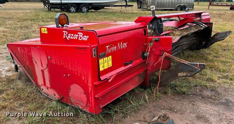 image for item NQ9485 2018 Massey Ferguson RazorBar  disc windrower head