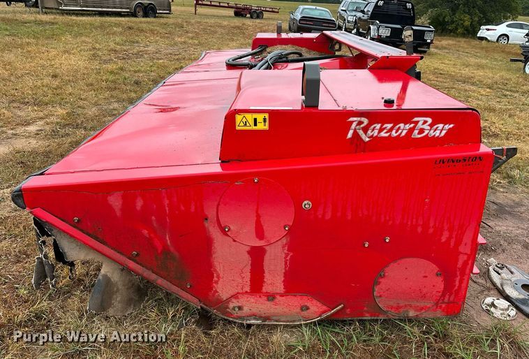 image for item NQ9485 2018 Massey Ferguson RazorBar  disc windrower head