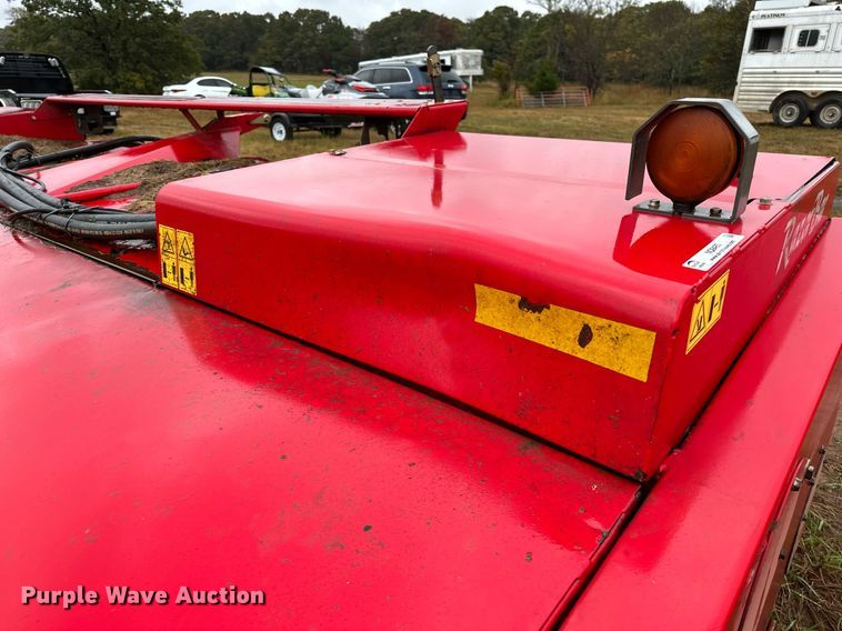 image for item NQ9485 2018 Massey Ferguson RazorBar  disc windrower head