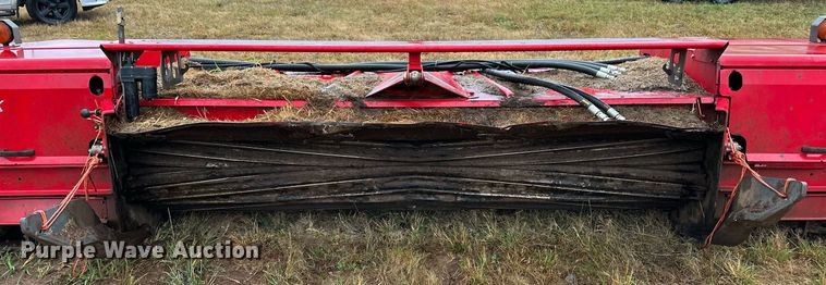 image for item NQ9485 2018 Massey Ferguson RazorBar  disc windrower head