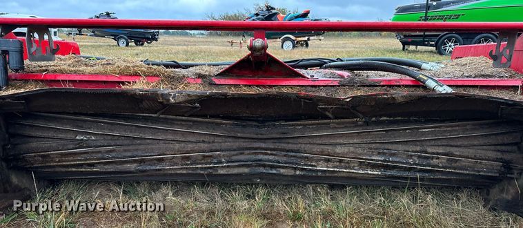 image for item NQ9485 2018 Massey Ferguson RazorBar  disc windrower head