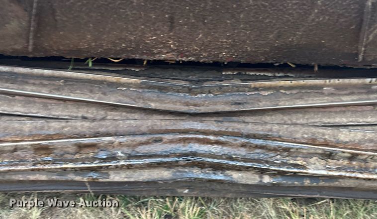 image for item NQ9485 2018 Massey Ferguson RazorBar  disc windrower head