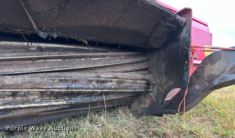 image for item NQ9485 2018 Massey Ferguson RazorBar  disc windrower head