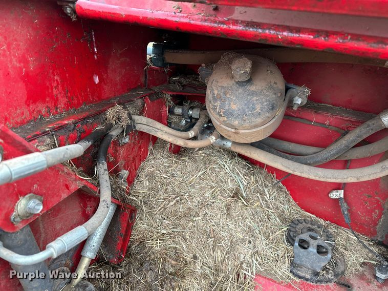 image for item NQ9485 2018 Massey Ferguson RazorBar  disc windrower head