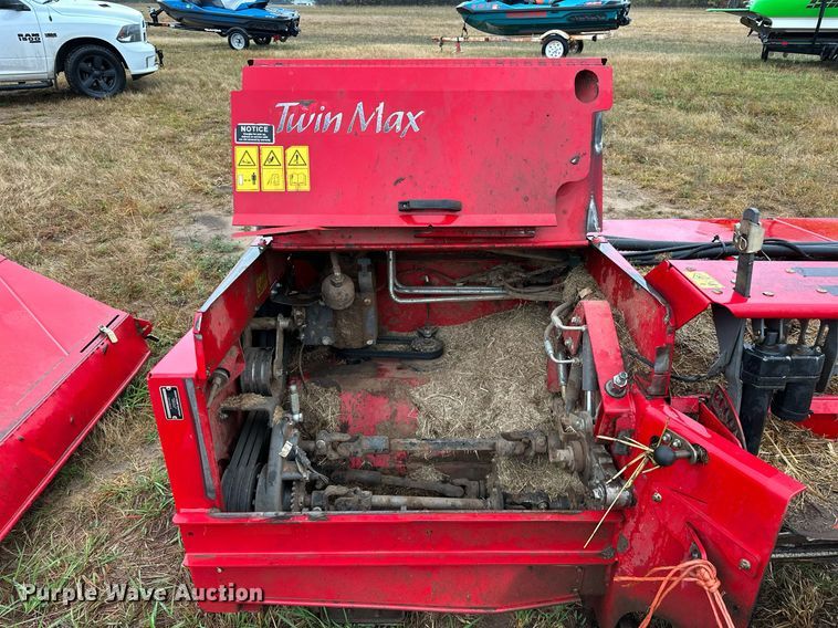 image for item NQ9485 2018 Massey Ferguson RazorBar  disc windrower head