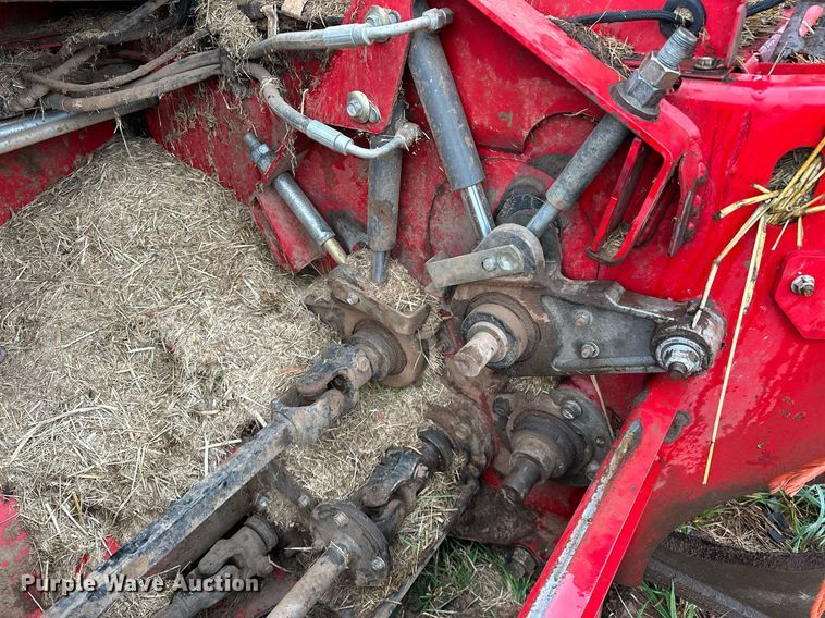 image for item NQ9485 2018 Massey Ferguson RazorBar  disc windrower head