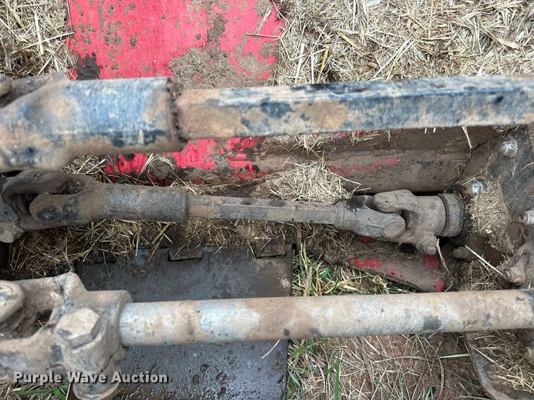 image for item NQ9485 2018 Massey Ferguson RazorBar  disc windrower head