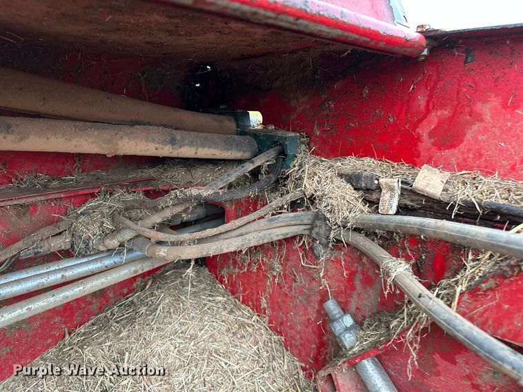 image for item NQ9485 2018 Massey Ferguson RazorBar  disc windrower head