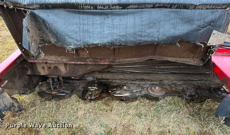 image for item NQ9485 2018 Massey Ferguson RazorBar  disc windrower head