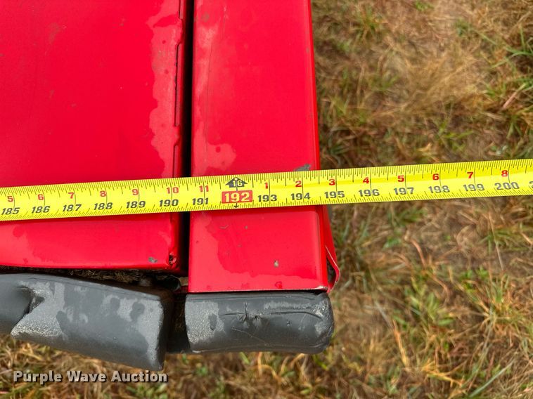 image for item NQ9485 2018 Massey Ferguson RazorBar  disc windrower head