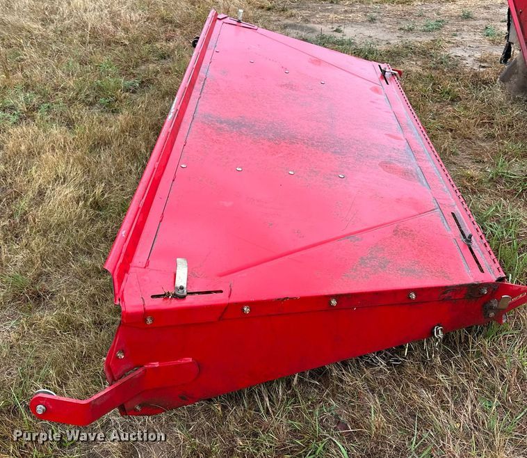 image for item NQ9485 2018 Massey Ferguson RazorBar  disc windrower head