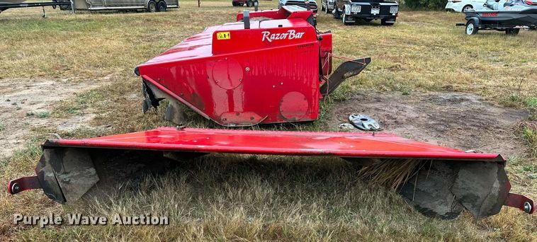 image for item NQ9485 2018 Massey Ferguson RazorBar  disc windrower head