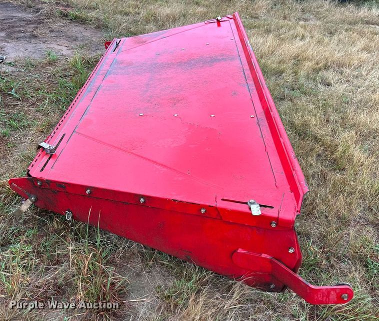 image for item NQ9485 2018 Massey Ferguson RazorBar  disc windrower head