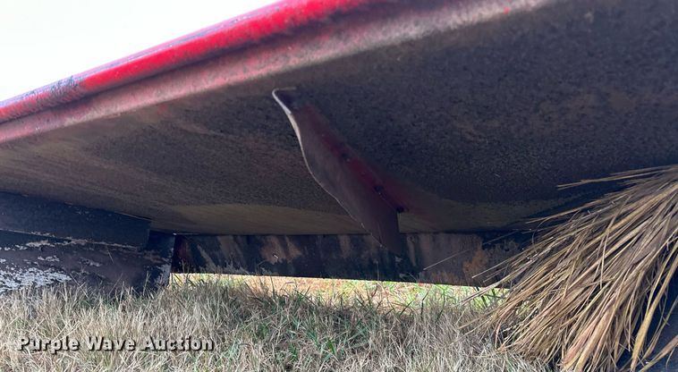 image for item NQ9485 2018 Massey Ferguson RazorBar  disc windrower head