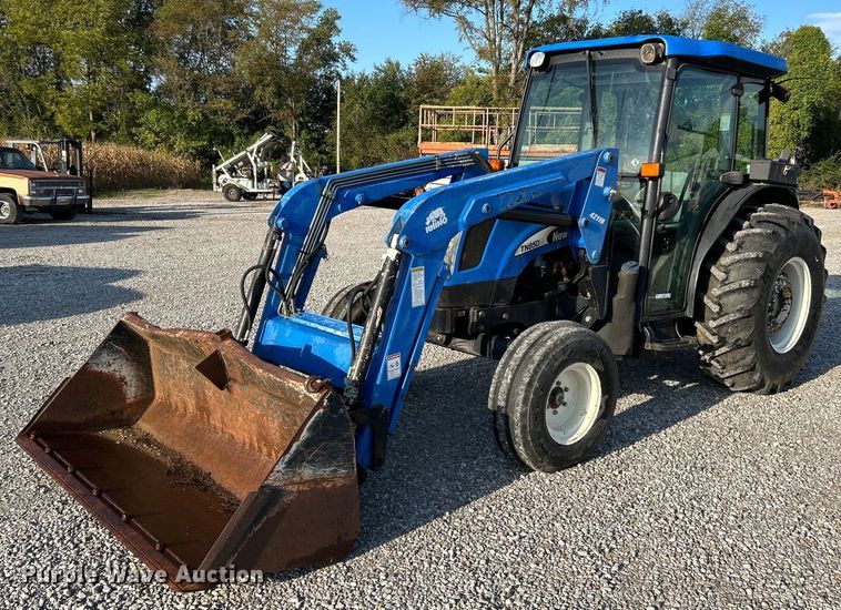 image for item NQ9933 2007 New Holland TN85DA  tractor