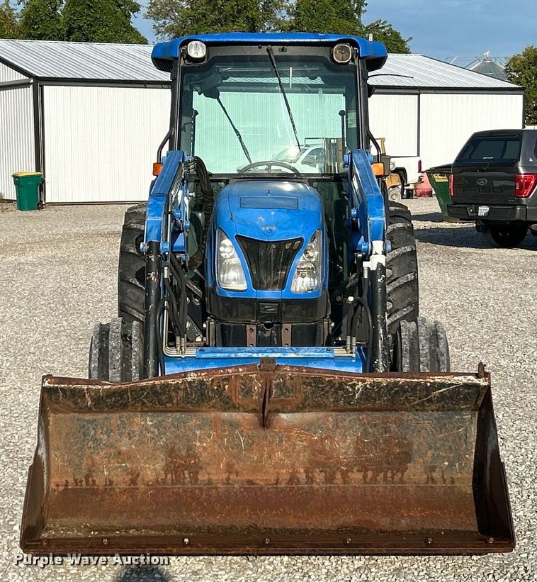 image for item NQ9933 2007 New Holland TN85DA  tractor